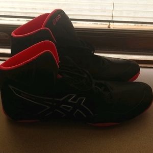 Wrestling shoes